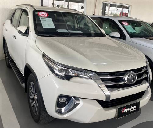 TOYOTA HILUX SW4 2.8 SRX 4X4 7 LUGARES 16V TURBO INTERCOOLER DIESEL 4P AUTOMÁTICO TOYOTA HILUX SW4 2.8 SRX 4X4 7 LUGARES 16V TURBO INTERCOOLER DIESEL 4P AUTOMÁTICO